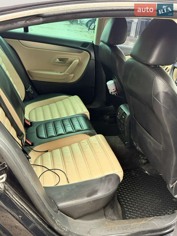 Купе Volkswagen CC / Passat CC 2010 в Ужгороді