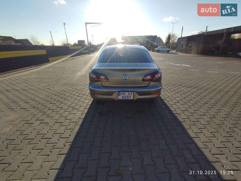 Купе Volkswagen CC / Passat CC 2010 в Липовце
