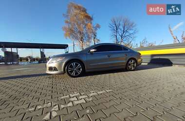 Купе Volkswagen CC / Passat CC 2010 в Липовце