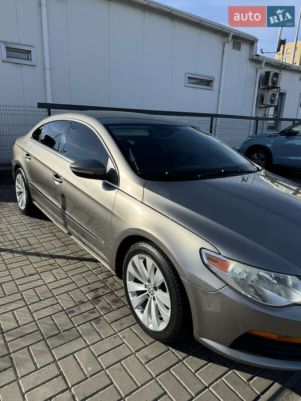 Купе Volkswagen CC / Passat CC 2011 в Краматорске