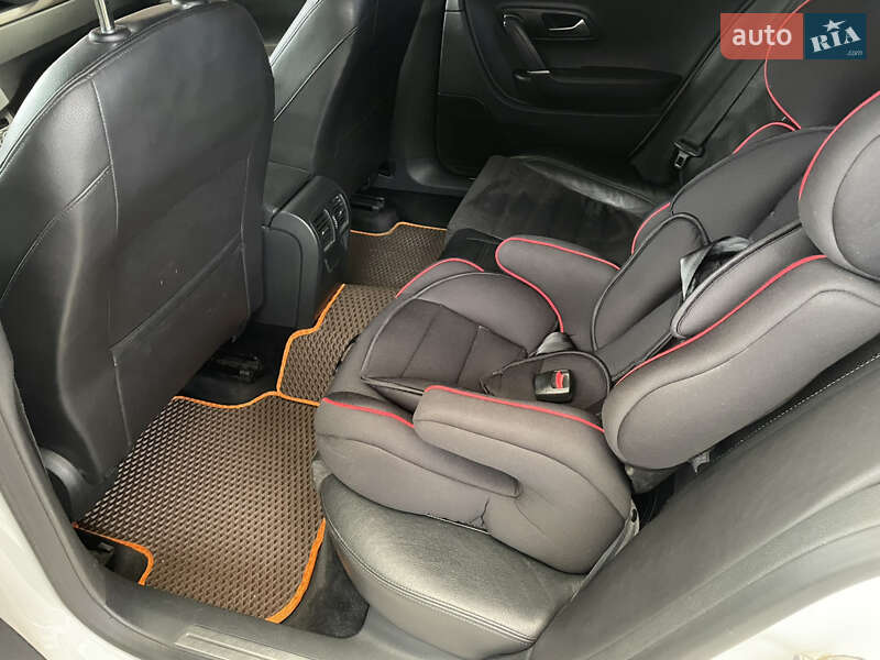 Купе Volkswagen CC / Passat CC 2012 в Дніпрі