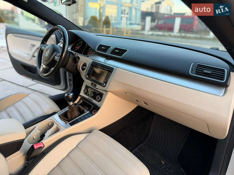 Купе Volkswagen CC / Passat CC 2011 в Хусте