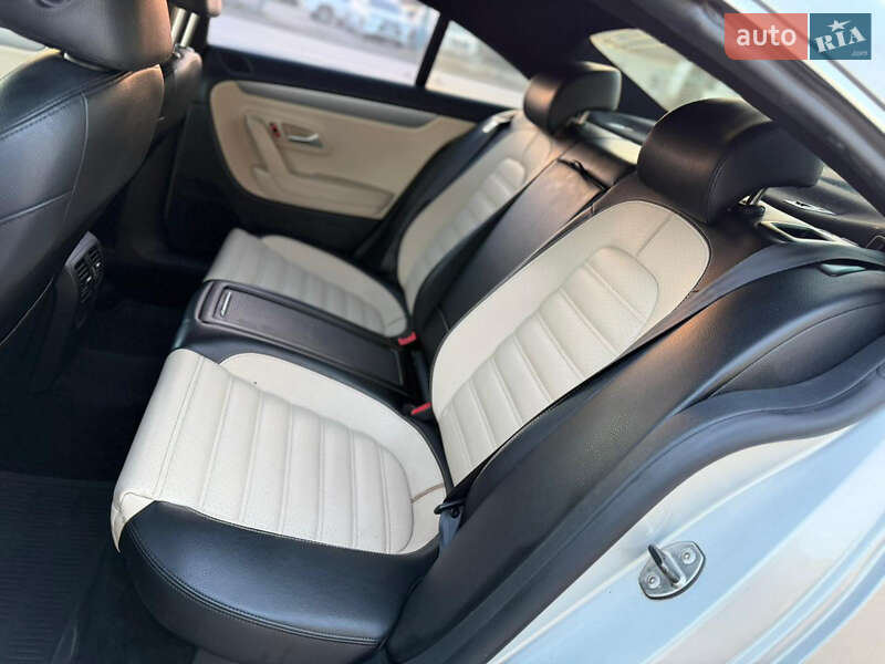 Купе Volkswagen CC / Passat CC 2011 в Хусте