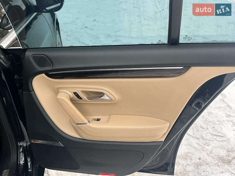 Купе Volkswagen CC / Passat CC 2012 в Києві