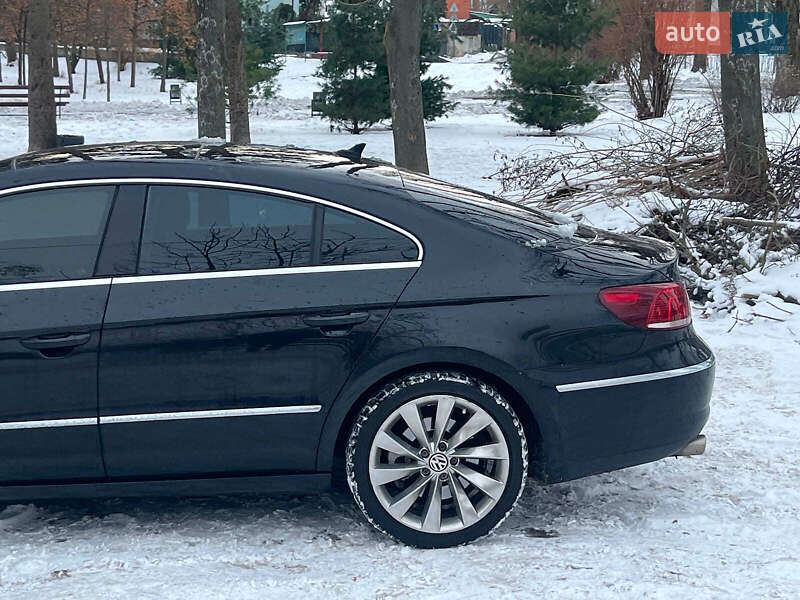 Купе Volkswagen CC / Passat CC 2012 в Києві