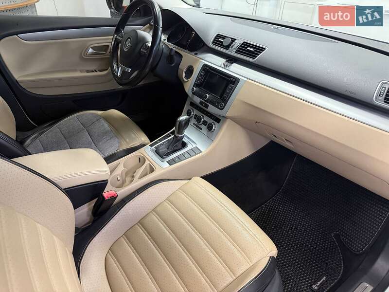Купе Volkswagen CC / Passat CC 2015 в Киеве