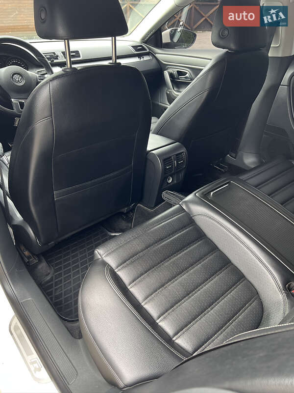 Купе Volkswagen CC / Passat CC 2011 в Сколе