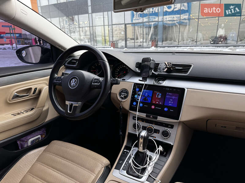 Купе Volkswagen CC / Passat CC 2012 в Киеве