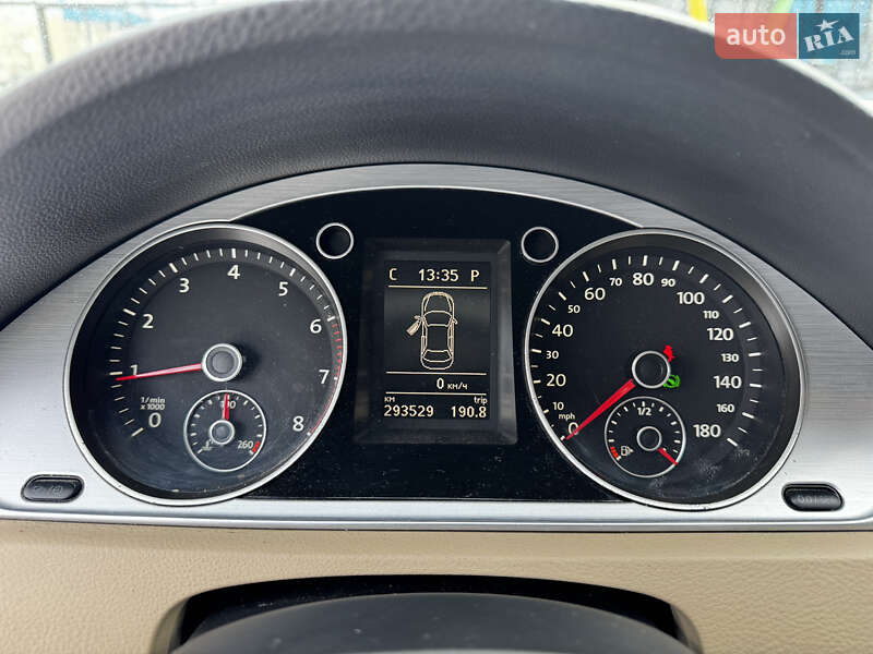 Купе Volkswagen CC / Passat CC 2012 в Киеве