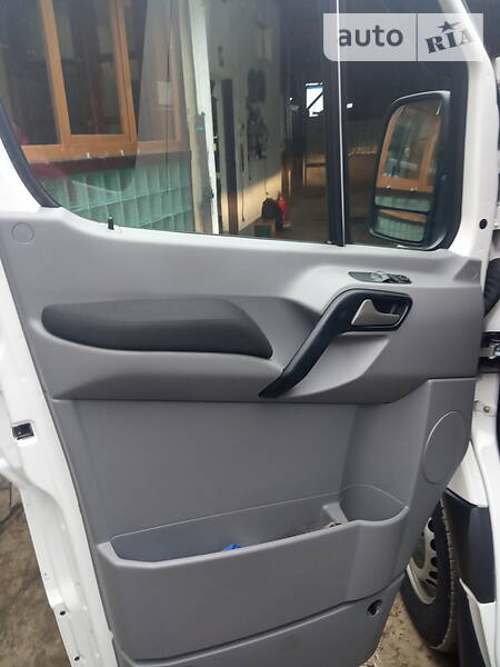 Мінівен Volkswagen Crafter 2015 в Виноградові фото 39 Мінівен Volkswagen Crafter 2015 в Виноградові