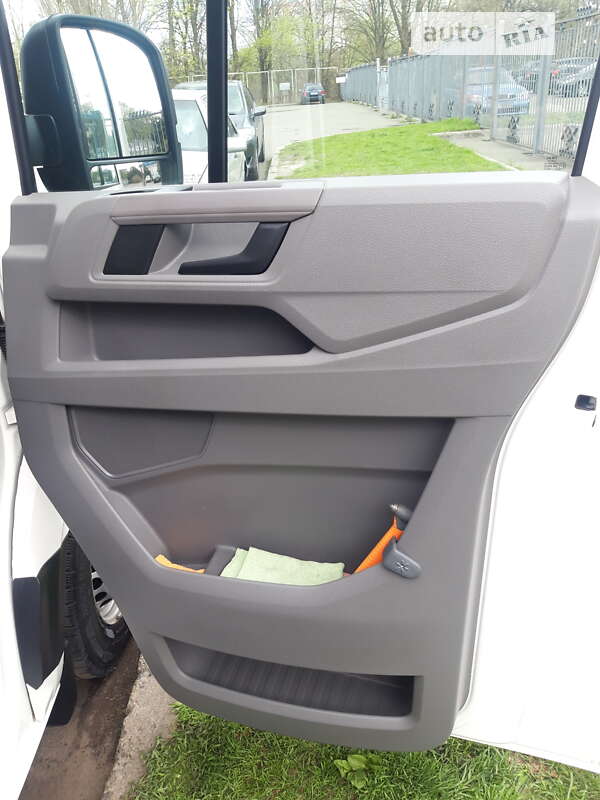 Грузопассажирский фургон Volkswagen Crafter 2018 в Киеве