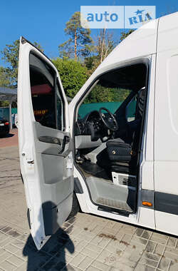 Грузовой фургон Volkswagen Crafter 2012 в Киеве