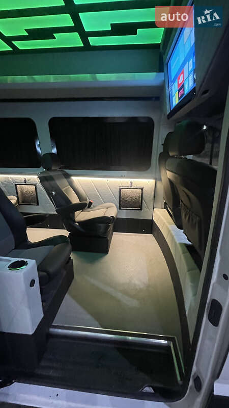 Микроавтобус Volkswagen Crafter 2020 в Киеве