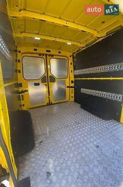 Грузовой фургон Volkswagen Crafter 2019 в 