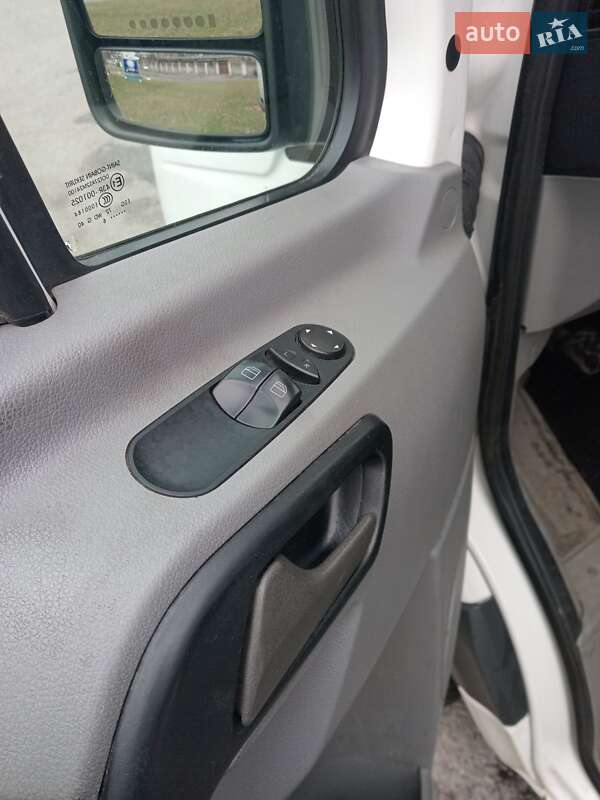 Вантажний фургон Volkswagen Crafter 2016 в Києві фото 16 Вантажний фургон Volkswagen Crafter 2016 в Києві