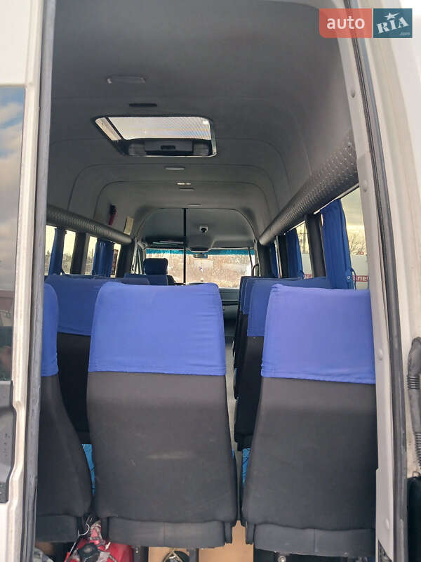 Пригородный автобус Volkswagen Crafter 2012 в Киеве