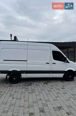 Вантажний фургон Volkswagen Crafter 2012 в Ужгороді