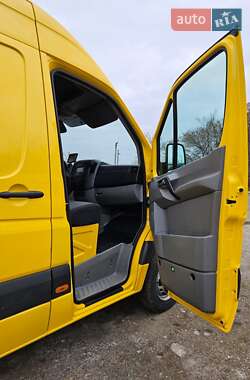 Грузовой фургон Volkswagen Crafter 2012 в 