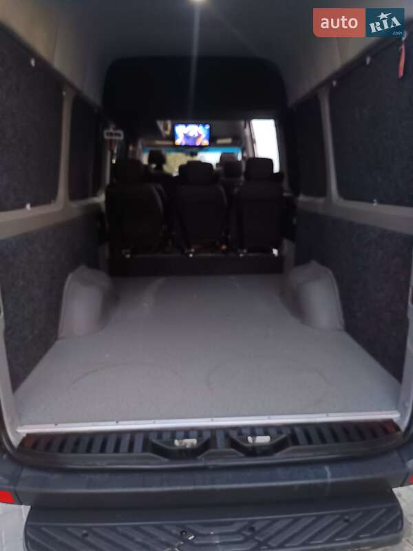 Микроавтобус Volkswagen Crafter 2013 в Старой Выжевке