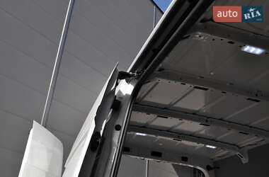 Грузовой фургон Volkswagen Crafter 2022 в 