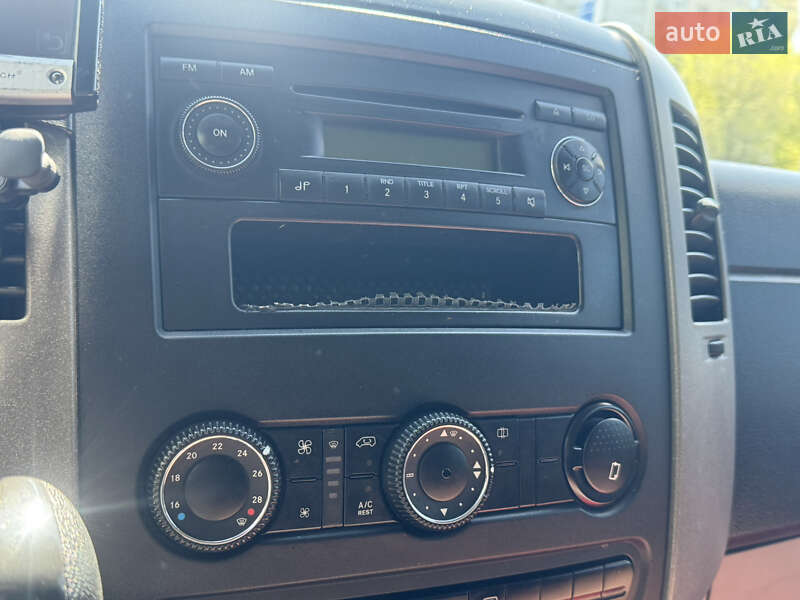 Вантажний фургон Volkswagen Crafter 2010 в Миколаєві