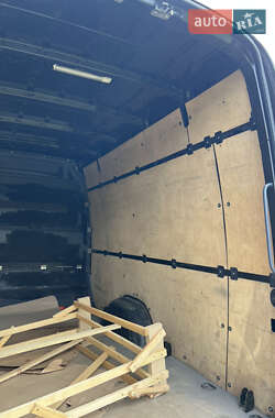 Грузовой фургон Volkswagen Crafter 2012 в 