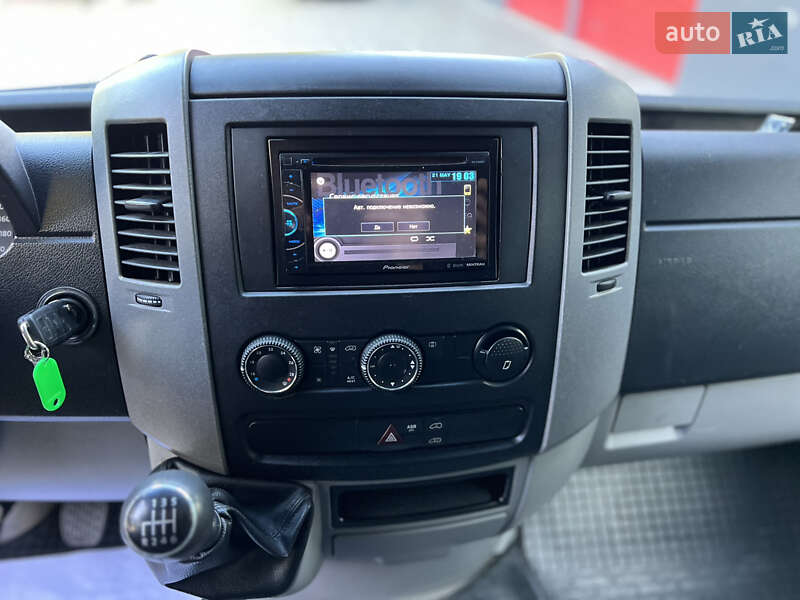 Грузовой фургон Volkswagen Crafter 2014 в Черновцах