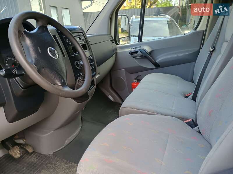 Грузовой фургон Volkswagen Crafter 2006 в Дрогобыче