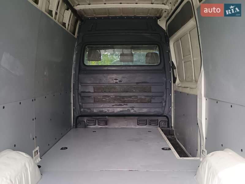 Грузовой фургон Volkswagen Crafter 2006 в Дрогобыче