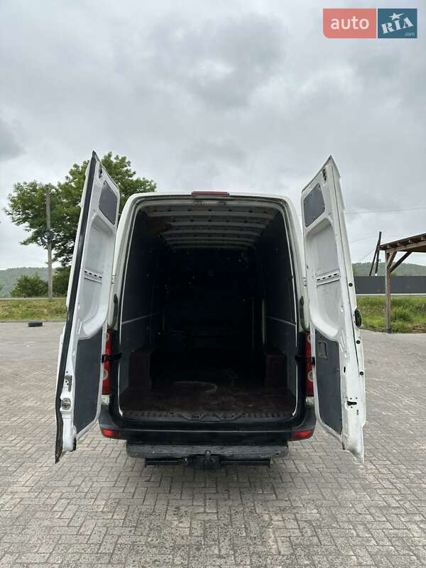 Вантажний фургон Volkswagen Crafter 2013 в Івано-Франківську