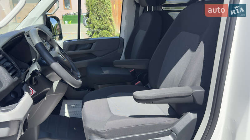 Вантажний фургон Volkswagen Crafter 2017 в Сваляві