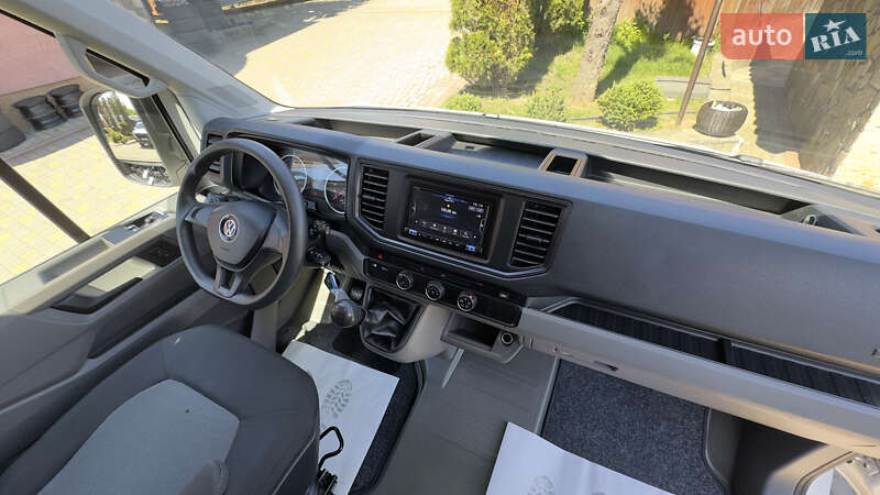 Вантажний фургон Volkswagen Crafter 2017 в Сваляві
