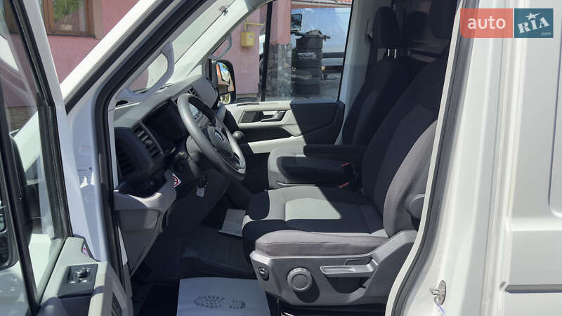 Вантажний фургон Volkswagen Crafter 2017 в Сваляві