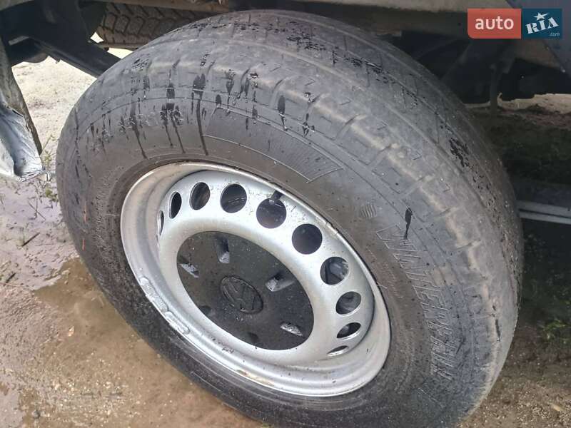 Грузовой фургон Volkswagen Crafter 2006 в Дрогобыче