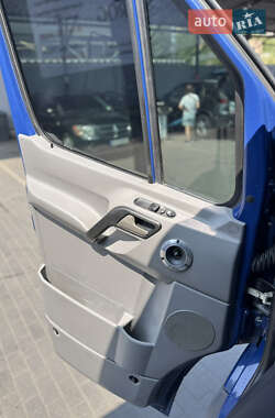 Вантажопасажирський фургон Volkswagen Crafter 2010 в 