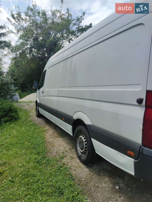 Грузовой фургон Volkswagen Crafter 2012 в Киеве