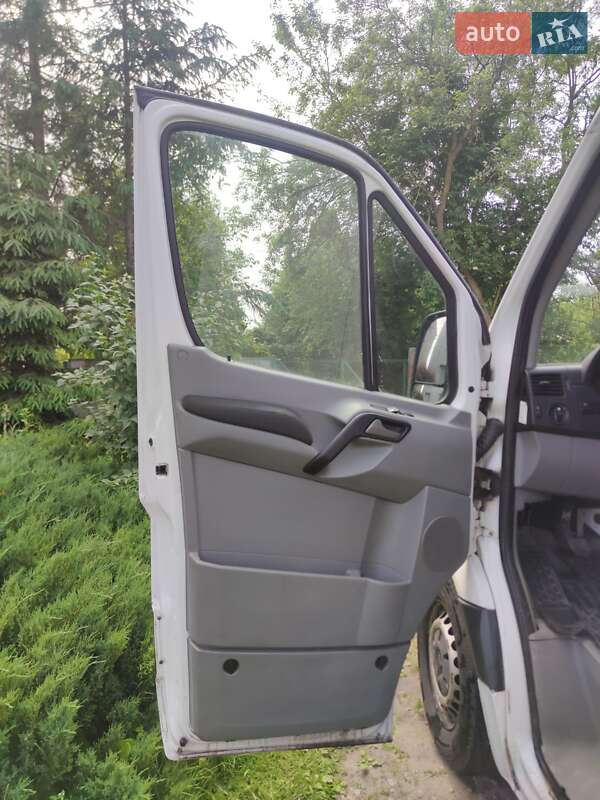 Грузовой фургон Volkswagen Crafter 2012 в Киеве