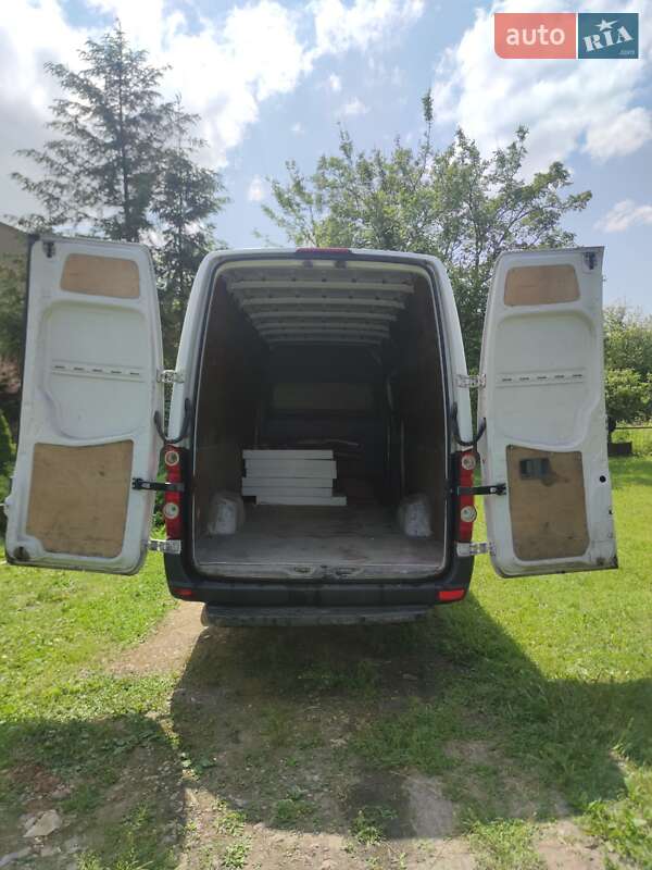 Грузовой фургон Volkswagen Crafter 2012 в Киеве