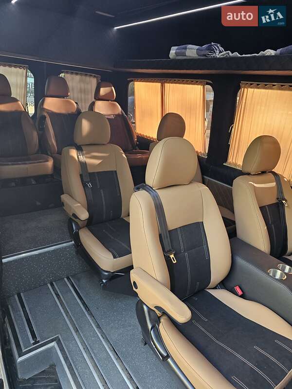 Микроавтобус Volkswagen Crafter 2011 в Киеве