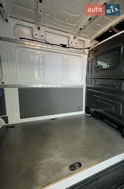 Грузовой фургон Volkswagen Crafter 2019 в 