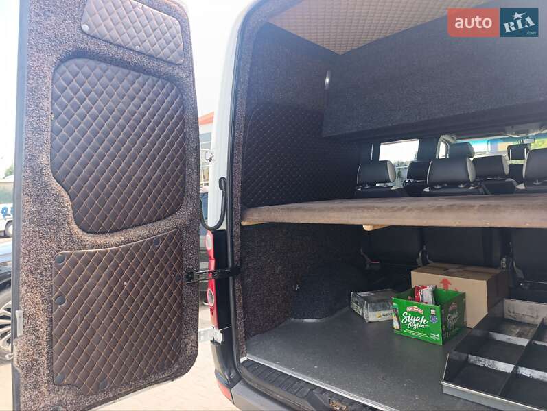 Вантажопасажирський фургон Volkswagen Crafter 2015 в Чернівцях
