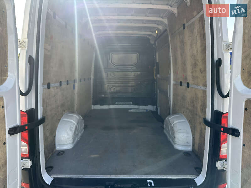 Вантажний фургон Volkswagen Crafter 2017 в Житомирі