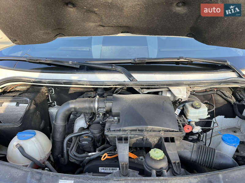 Автовоз Volkswagen Crafter 2011 в Владимире