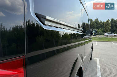 Грузовой фургон Volkswagen Crafter 2022 в 