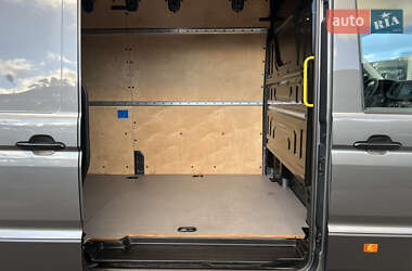 Грузовой фургон Volkswagen Crafter 2020 в 