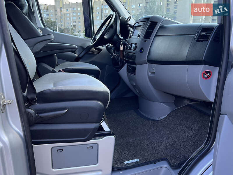 Микроавтобус Volkswagen Crafter 2016 в Киеве