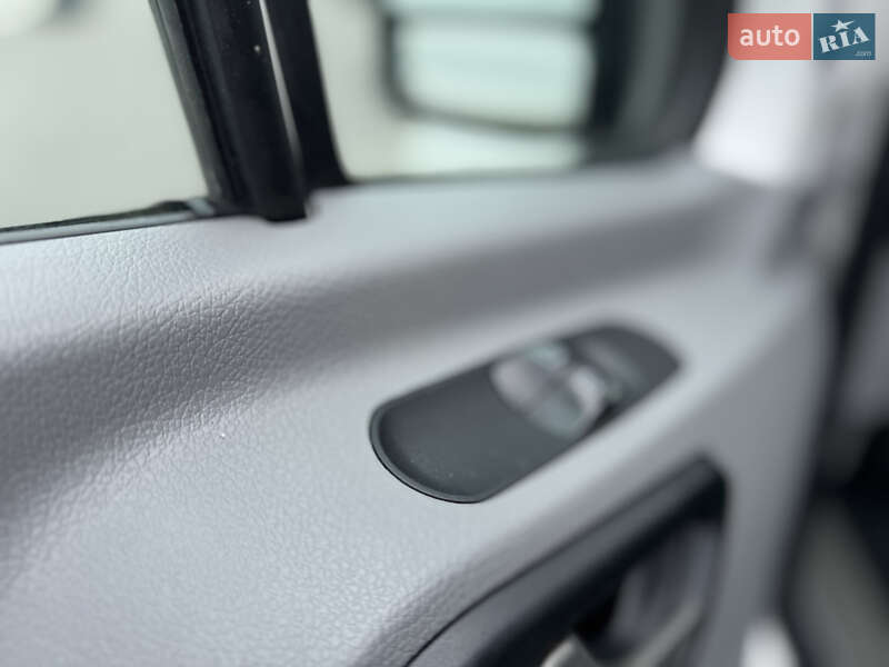 Мікроавтобус Volkswagen Crafter 2015 в Києві