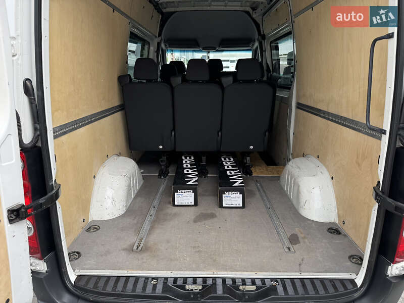 Мікроавтобус Volkswagen Crafter 2015 в Києві
