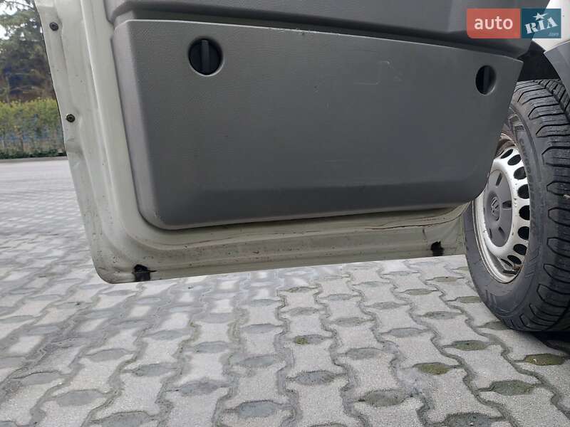 Грузопассажирский фургон Volkswagen Crafter 2007 в Львове