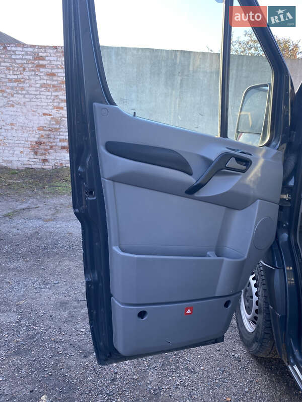 Вантажний фургон Volkswagen Crafter 2011 в Миргороді